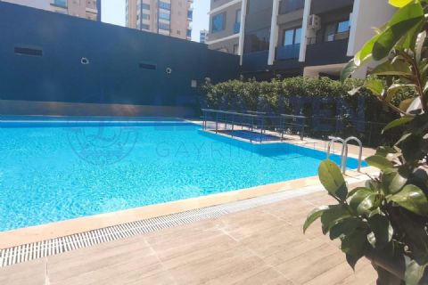 LEVANTENDEN 2 BLOK HAVUZLU SİTE İÇİ EBEVEYN BANYOLU KOMBİLİ 2+1