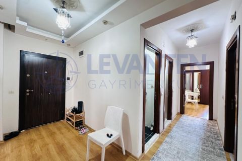 LEVANTENDEN AKKEN MOREV 3 SİTESİNDE ARA KAT KOMBİLİ 3+1