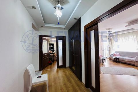 LEVANTENDEN AKKEN MOREV 3 SİTESİNDE ARA KAT KOMBİLİ 3+1