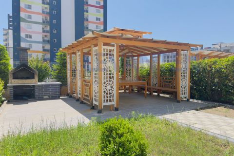 LEVANTENDEN ARPAÇBAHŞİŞTE HAVUZLU SIFIR 1+1 DAİRE