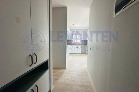 LEVANTENDEN ÇEŞMELİDE HAVUZLU SIFIR 2+1 GÜNEY VE DOĞU CEPHE