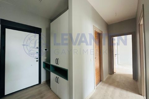LEVANTENDEN ÇEŞMELİDE HAVUZLU SIFIR 2+1 GÜNEY VE DOĞU CEPHE