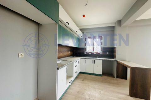 LEVANTENDEN ÇEŞMELİDE HAVUZLU SIFIR 2+1 GÜNEY VE DOĞU CEPHE