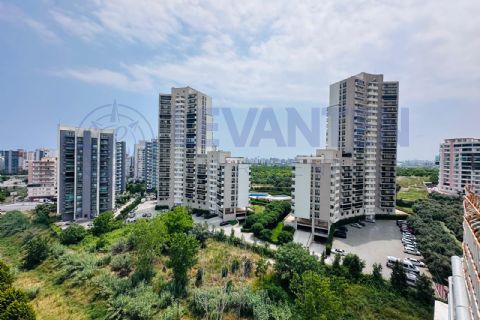 LEVANTENDEN ÇİFTLİKKÖYDE HAVUZLU SİTE İÇİ 3+1 CEPHELERİ AÇIK