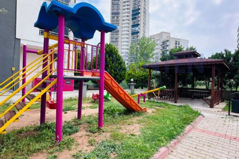 LEVANTENDEN ÇİFTLİKKÖYDE HAVUZLU SİTE İÇİ 3+1 CEPHELERİ AÇIK