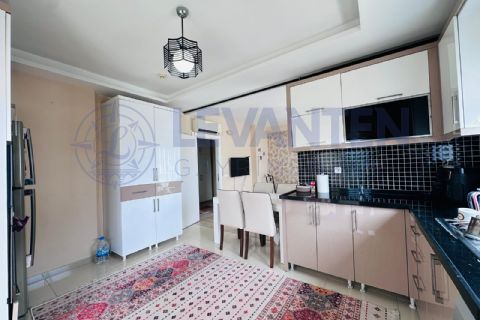 LEVANTENDEN ÇİFTLİKKÖYDE HAVUZLU SİTE İÇİ 3+1 CEPHELERİ AÇIK