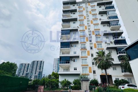 LEVANTENDEN ÇİFTLİKKÖYDE HAVUZLU SİTE İÇİ 3+1 CEPHELERİ AÇIK