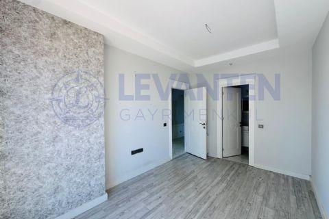 LEVANTENDEN DAĞ VE DENİZ MANZARALI TUVAL PROJEDE 5+1