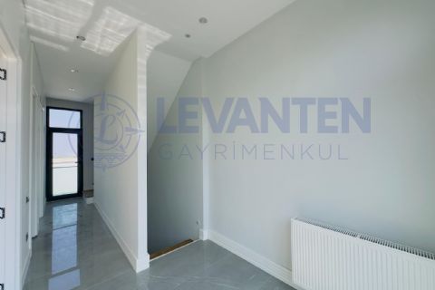 LEVANTENDEN DAİRE FİYATINA 3+1 TRİPLEKS VİLLA