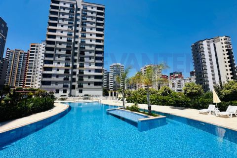 LEVANTEN'DEN DENİZ GÖREN 2 BLOK HAVUZLU GENİŞ AİLELER İÇİ 5+1