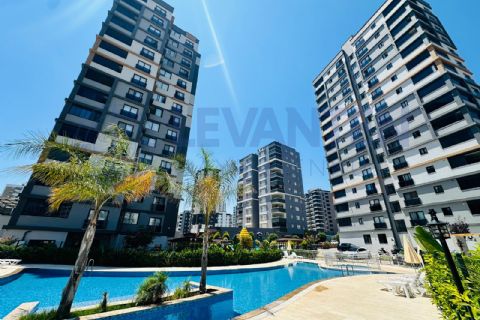 LEVANTEN'DEN DENİZ GÖREN 2 BLOK HAVUZLU GENİŞ AİLELER İÇİ 5+1