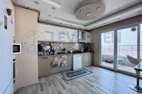 LEVANTENDEN DENİZ GÖREN KOMBİLİ YÜKSEK KAT 3+1