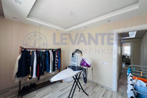 LEVANTENDEN DENİZ GÖREN KOMBİLİ YÜKSEK KAT 3+1