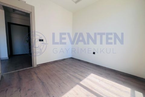 LEVANTEN'DEN DENİZ MAH, SAHİLE YAKIN HAVUZLU 1+1