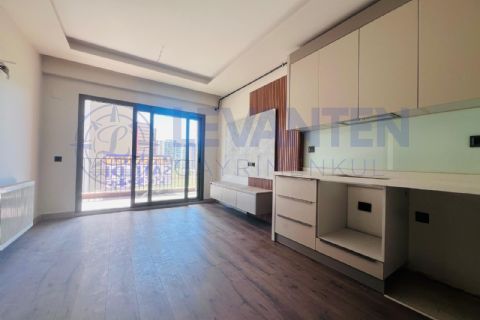 LEVANTEN'DEN DENİZ MAH, SAHİLE YAKIN HAVUZLU 1+1