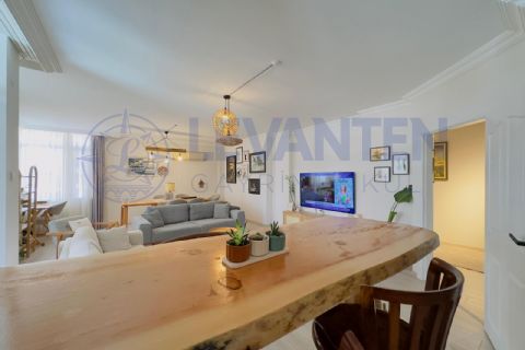 LEVANTENDEN DENİZE YAKIN HAVUZ KOMBİ GENİŞ OTURUM MASRAFSIZ 3+1