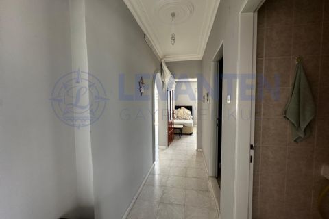 LEVANTENDEN DENİZE YAKIN HAVUZLU SİTE GENİŞ OTURUM 2+1