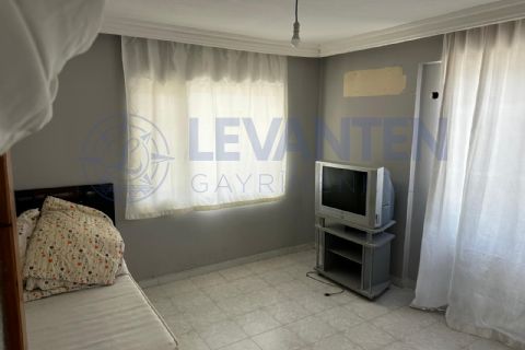 LEVANTENDEN DENİZE YAKIN HAVUZLU SİTE GENİŞ OTURUM 2+1