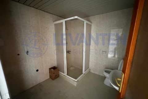 LEVANTENDEN DENİZE YAKIN HAVUZLU SİTE GENİŞ OTURUM 2+1