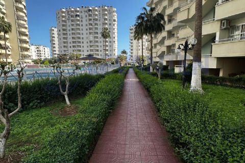 LEVANTENDEN DENİZE YAKIN HAVUZLU SİTE GENİŞ OTURUM 2+1