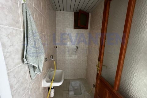 LEVANTENDEN DENİZE YAKIN HAVUZLU SİTE GENİŞ OTURUM 2+1