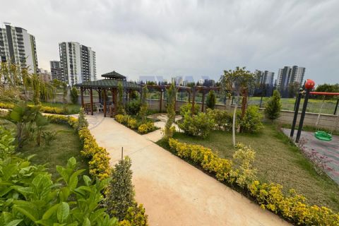 LEVANTENDEN DENİZE YAKIN HAVUZLU SİTE İÇİ 1+1