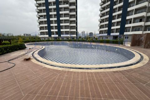 LEVANTENDEN DENİZE YAKIN HAVUZLU SİTE İÇİ 1+1