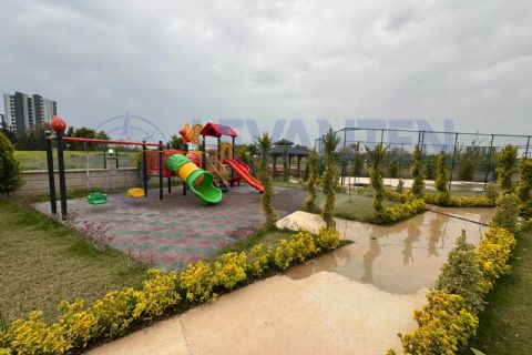 LEVANTENDEN DENİZE YAKIN HAVUZLU SİTE İÇİ 1+1