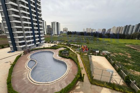LEVANTENDEN DENİZE YAKIN HAVUZLU SİTE İÇİ 1+1