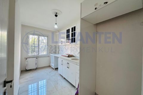LEVANTENDEN DENİZE YAKIN SİTE İÇERİSİNDE HAVUZLU GÜVENLİKLİ 3+1