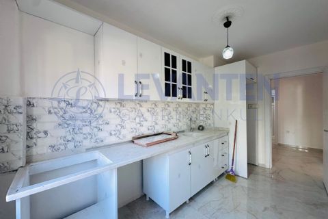LEVANTENDEN DENİZE YAKIN SİTE İÇERİSİNDE HAVUZLU GÜVENLİKLİ 3+1