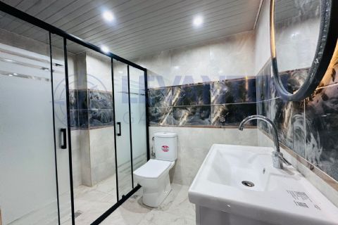 LEVANTENDEN DENİZE YAKIN SİTE İÇERİSİNDE HAVUZLU GÜVENLİKLİ 3+1