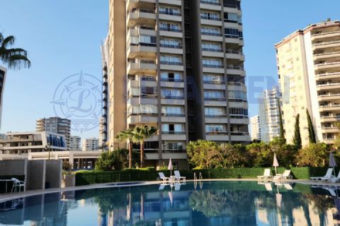 LEVANTENDEN FORUM AVM CİVARINDA HAVUZLU BAHÇELİ LÜKS 3+1