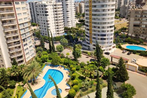 LEVANTENDEN FORUM AVM CİVARINDA HAVUZLU BAHÇELİ LÜKS 3+1