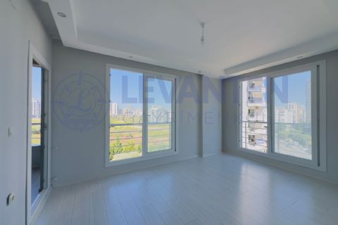 LEVANTENDEN GELECEK OKULU CİVARI Kombili Cam Balkonlu 3+1 Daire