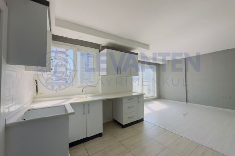 LEVANTENDEN GELECEK OKULU CİVARI Kombili Cam Balkonlu 3+1 Daire