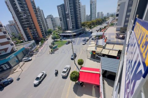 LEVANTENDEN GELECEK OKULU CİVARI Kombili Cam Balkonlu 3+1 Daire