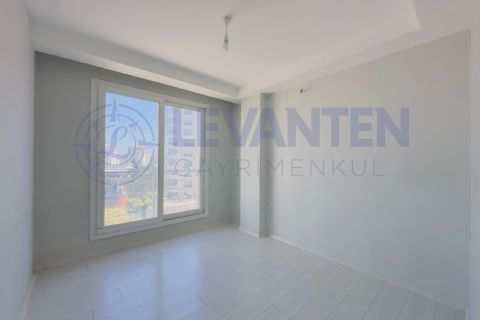 LEVANTENDEN GELECEK OKULU CİVARI Kombili Cam Balkonlu 3+1 Daire
