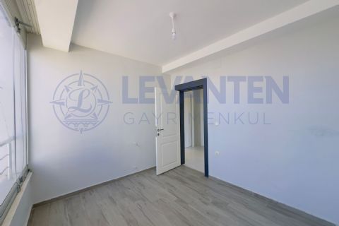 LEVANTENDEN GELECEK OKULU CİVARI Kombili Cam Balkonlu 3+1 Daire