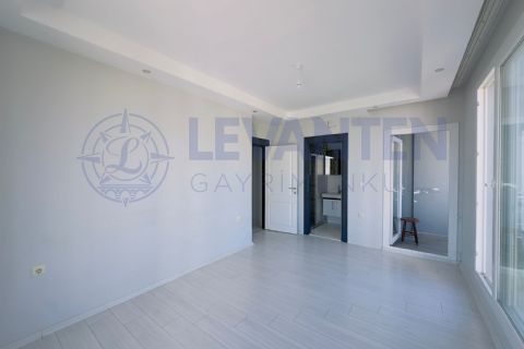 LEVANTENDEN GELECEK OKULU CİVARI Kombili Cam Balkonlu 3+1 Daire