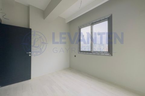 LEVANTENDEN GMK BULVARI ÜZERİNDE AÇIK KAPALI OTOPARK AÇIK MUTFAK 2+1