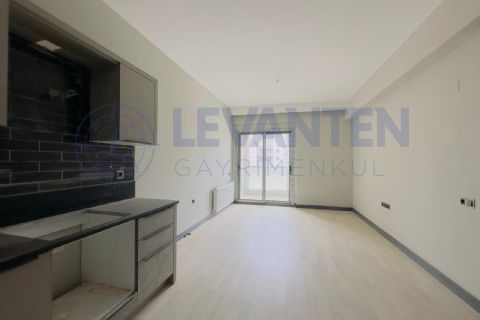 LEVANTENDEN GMK BULVARI ÜZERİNDE AÇIK KAPALI OTOPARK AÇIK MUTFAK 2+1