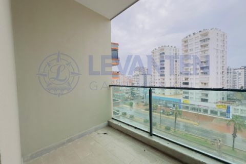 LEVANTENDEN GMK BULVARI ÜZERİNDE AÇIK KAPALI OTOPARK AÇIK MUTFAK 2+1
