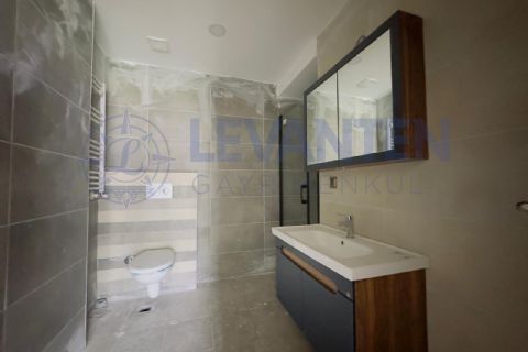 LEVANTENDEN GMK BULVARI ÜZERİNDE AÇIK KAPALI OTOPARK AÇIK MUTFAK 2+1