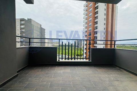 LEVANTEN'DEN GÜNEY CEPHELİ HAVUZLU SIFIR 1+1