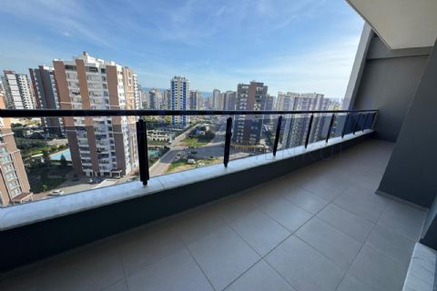 LEVANTEN'DEN HALİL ERENLER TERASTA 2+1 DAİRE