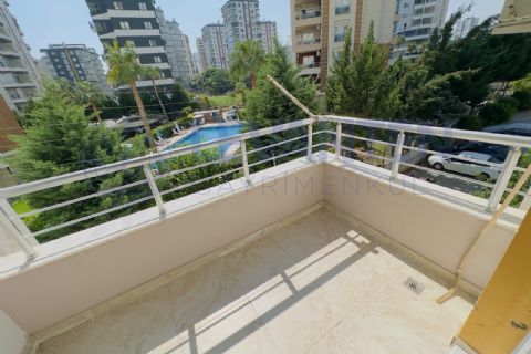 LEVANTENDEN HAVUZ SİTE İÇİ KOMBİ FERAH ULAŞIMI KOLAY 3+1