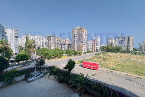 LEVANTENDEN HAVUZLU 24 SAAT GÜVENLİKLİ SİTEDE İÇİ YENİ 3+1