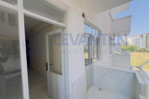LEVANTENDEN HAVUZLU 24 SAAT GÜVENLİKLİ SİTEDE İÇİ YENİ 3+1