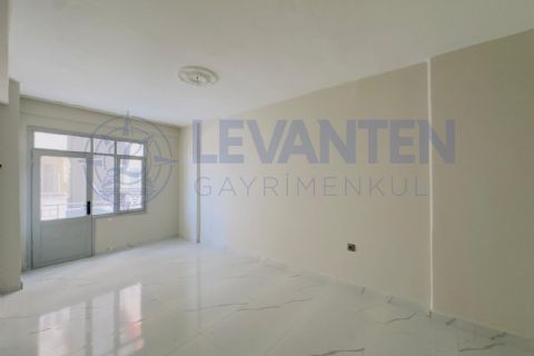 LEVANTENDEN HAVUZLU 24 SAAT GÜVENLİKLİ SİTEDE İÇİ YENİ 3+1